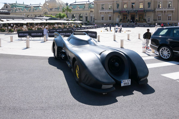 Ein Batmobil mit einer Strassenzulassung aus Kiev.