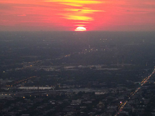 Sonnenuntergang vom John Hancock Center aus beobachtet.