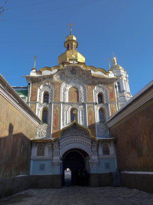 Ein Eingang zum Höhlenkloster Lawra