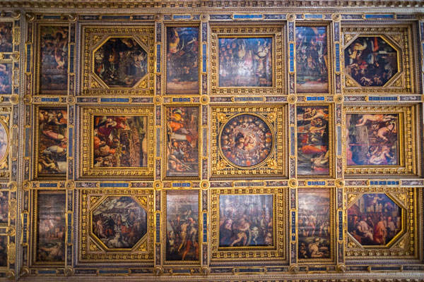 Decke im Saal der 500.