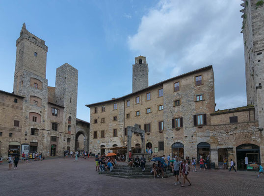 Ansicht der Piazza della Cisterna.