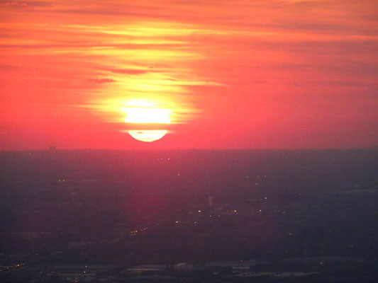 Sonnenuntergang vom John Hancock Center aus beobachtet.