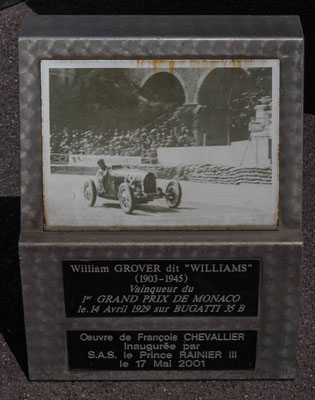 Plakette am Denkmal.