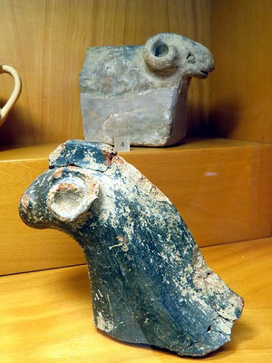 Altarhörner in der Form eines Widderkopfes