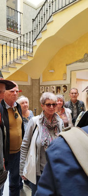 Im Gebäude des Centre Civic erwartet uns Rafael vom Rathaus; wir schauen uns Dokumente zu den letzten Tagen und dem Tod ...