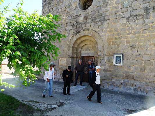 Beim Verlassen der Kirche