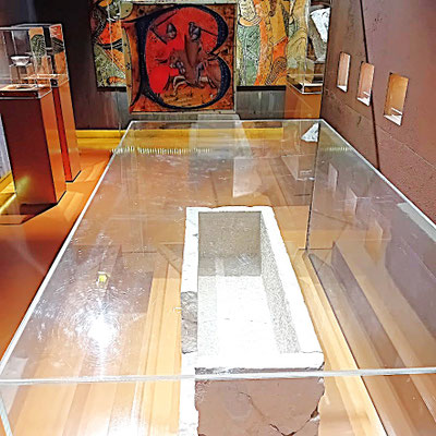 Ossuarium (Knochenbehälter) des Ritters Guillem d´Avinyó, 1309