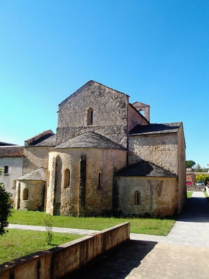 Die romanischen Absiden der Kirche Santa Maria