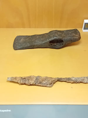 Geräte: Hacke Speer- oder Pfeilspitze ...