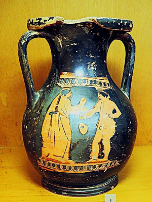 Amphore/Pelike mit roten Figuren auf schwarzem Grund, attisch, 400-350 v. Chr., wurde als Ascheurneverwendet. Quelle: Terres de Girona, Ullastret