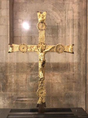 Das Vortragekreuz (Vorderseite)