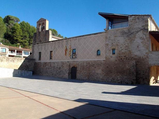 Das Priorat Santa Maria de Cervià, in dem auch das Rathaus untergebracht ist