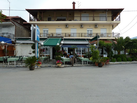 diner aan kuststrook Platamonas