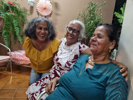 Drie zussen, Mary, Sham en Carla (moeder Ramgolam)