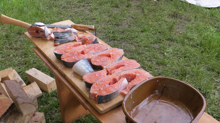 Ganze Lachse zu Abendessen verwandeln!