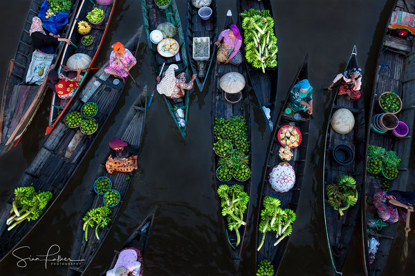 Floating market from a bird's eye view