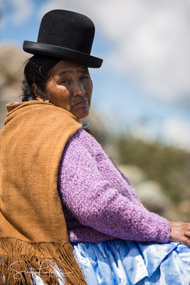 Cholita at the lake of Titicaca