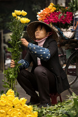 Flower seller in Hanoi