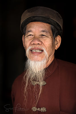 Old man in Hoa Binh