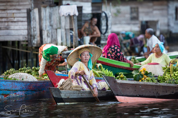 Colorful market life 