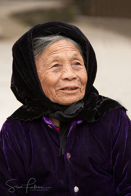 Old woman in Hoa Binh