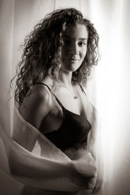 servizio fotografico donna in studio brescia