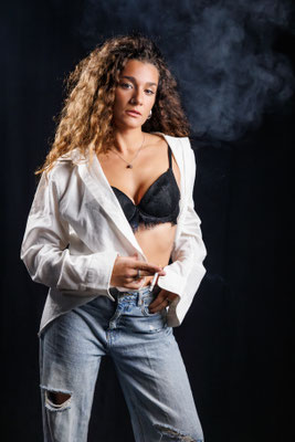 servizio fotografico donna in studio salo'