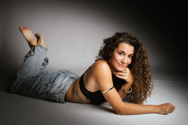 servizio fotografico donna in studio salo'