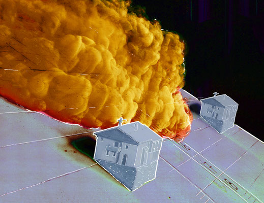 Doppelhaus   2025, Archivpigmentdruck in Leuchtkasten, ca. 42 x 68 x 10 cm  (Unikat)
