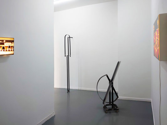 ORNAMENT UND VERBRECHEN (4) - Elmira Iravanizad + Torsten Ruehle - Lage Strausberger Platz, Berlin, 2023