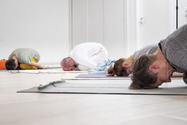 Yogastunde im Kundalini Yoga Zentrum BLISS Hannover