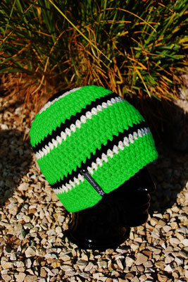 Mütze-Beanie-Fanmütze grün/weiss/schwarz-Fussballmütze in Vereinsfarben
