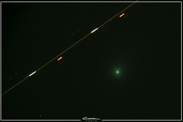 Cometa 12P e luci aereo