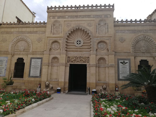 Fachada del museo copto en Cairo