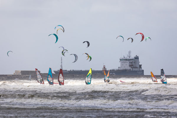 Wijk aan Zee surfing 6 Bft