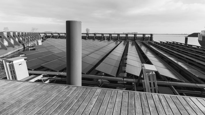 41 Drijvende zonnepanelen IJmeer