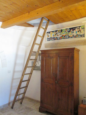 Trullo Ulivo - Accesso alla cameretta nel cono