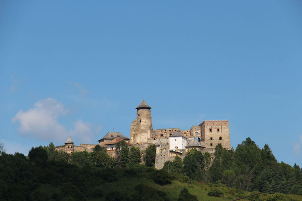 Burgen in der slowakischen Landschaft