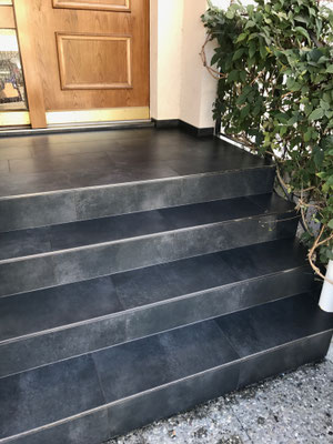 Treppe Keramik mit Epoxidharz Fugen Romanshorn 