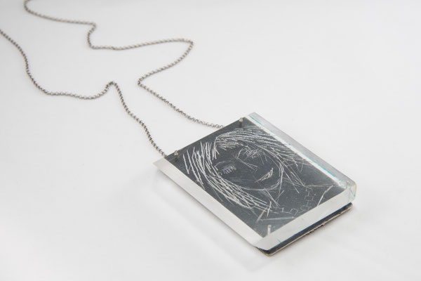 Silber, oxidiert, Plexiglas