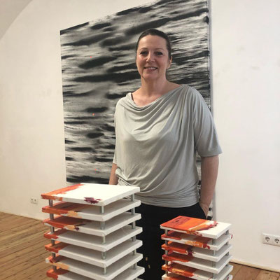 TANJA PRUŠNIK, Stelen