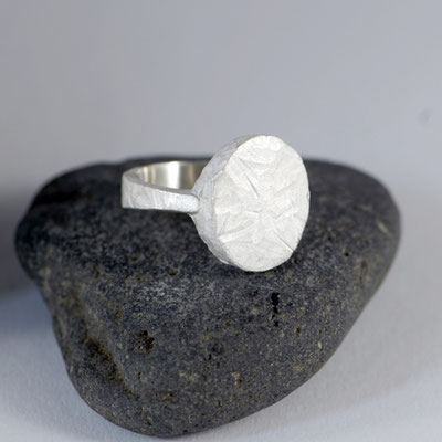 Solid signet ring Black