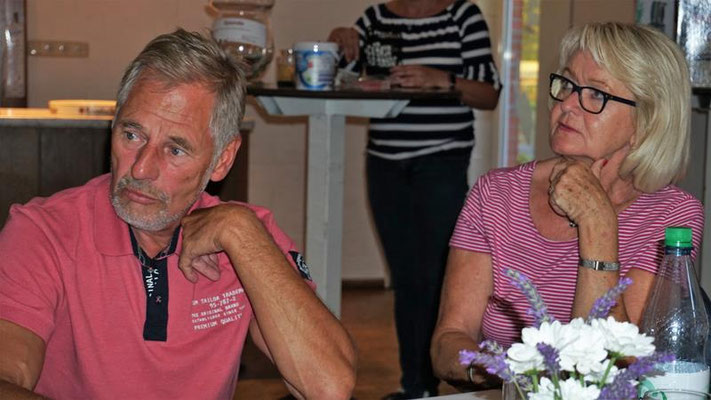 Grillfest mit Bingo spielen