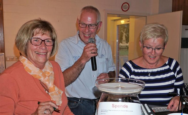 Grillfest mit Bingo spielen