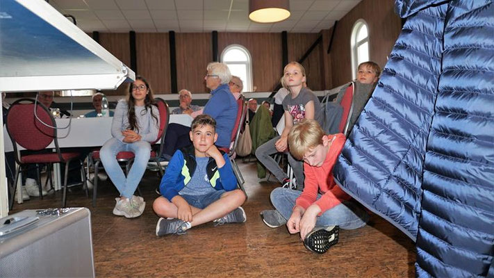 Grillfest mit Bingo spielen