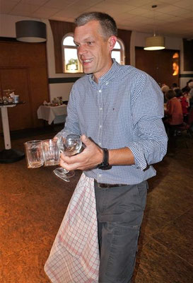 Grillfest mit Bingo spielen
