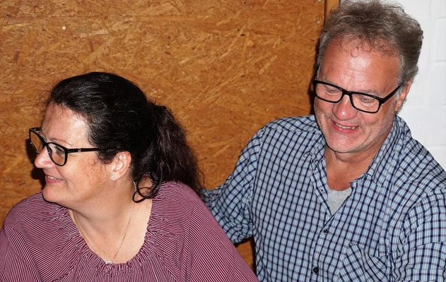 Grillfest mit Bingo spielen