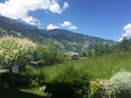 Blick talauswärts auf die Berge - Apart Rauch - Zllertal
