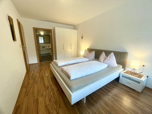 Schlafzimmer der barrierefreien Ferienwohnung in Ramsau im Zillertal