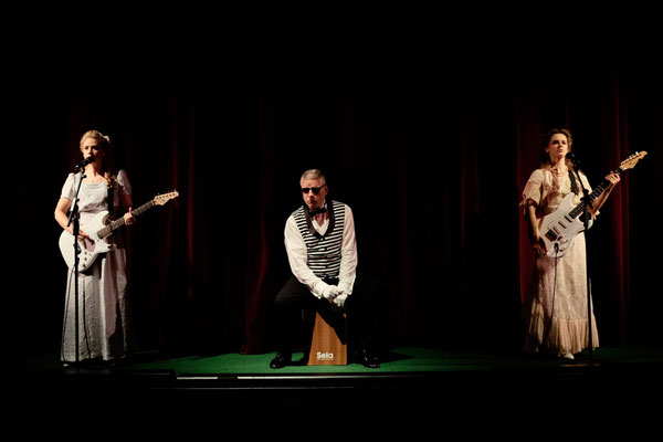 Bunbury · ERNST DEUTSCH THEATER Hamburg · © Oliver Fantitsch